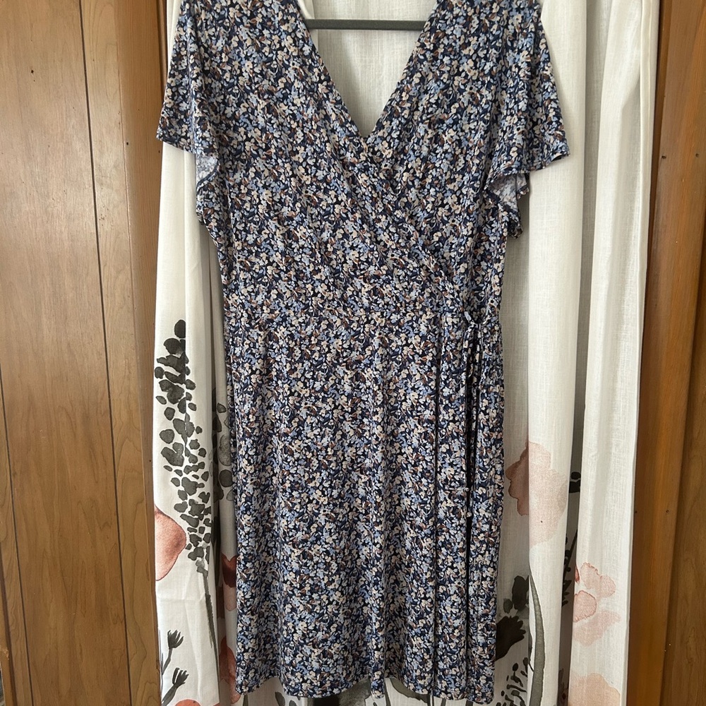 Kaileigh Blue and White Floral Midi Dress